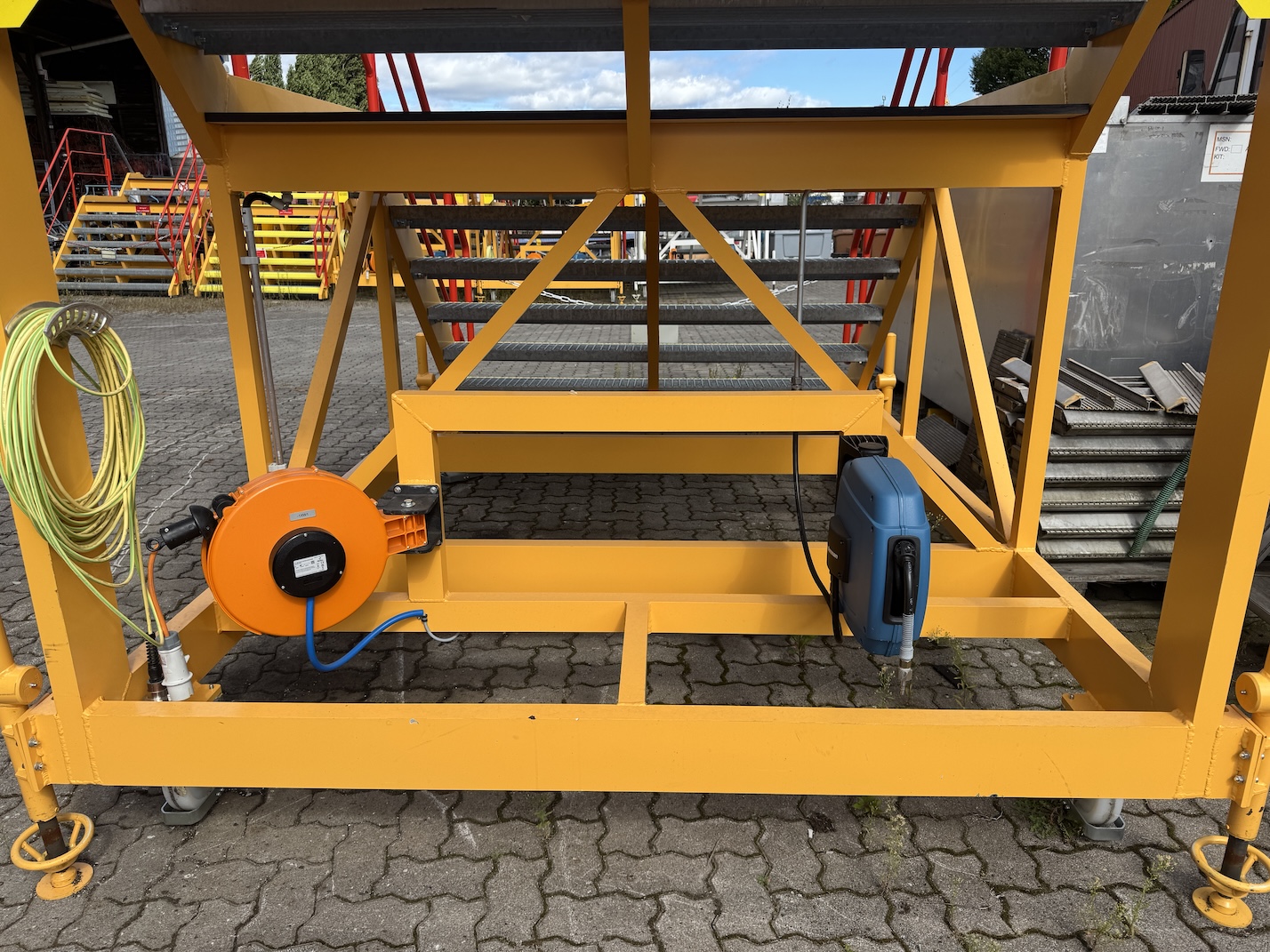 Deharde Airbus A320 Dock fixed stairs cargo - Image 4